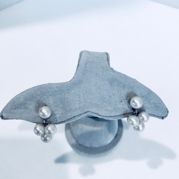 Vintage 14K Solid WG Pearl Earrings - Picture 3 of 8